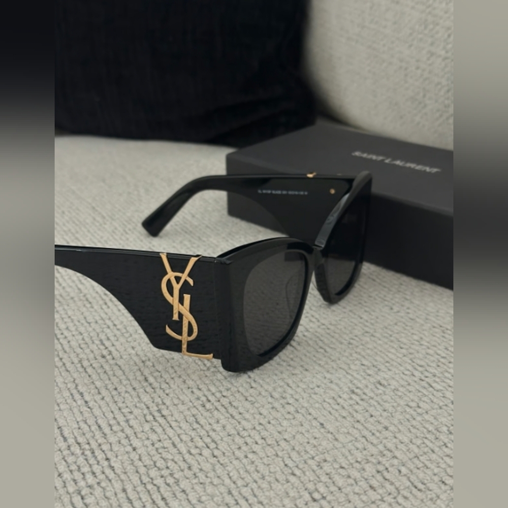 Yves Saint Laurent Black Sunglasses